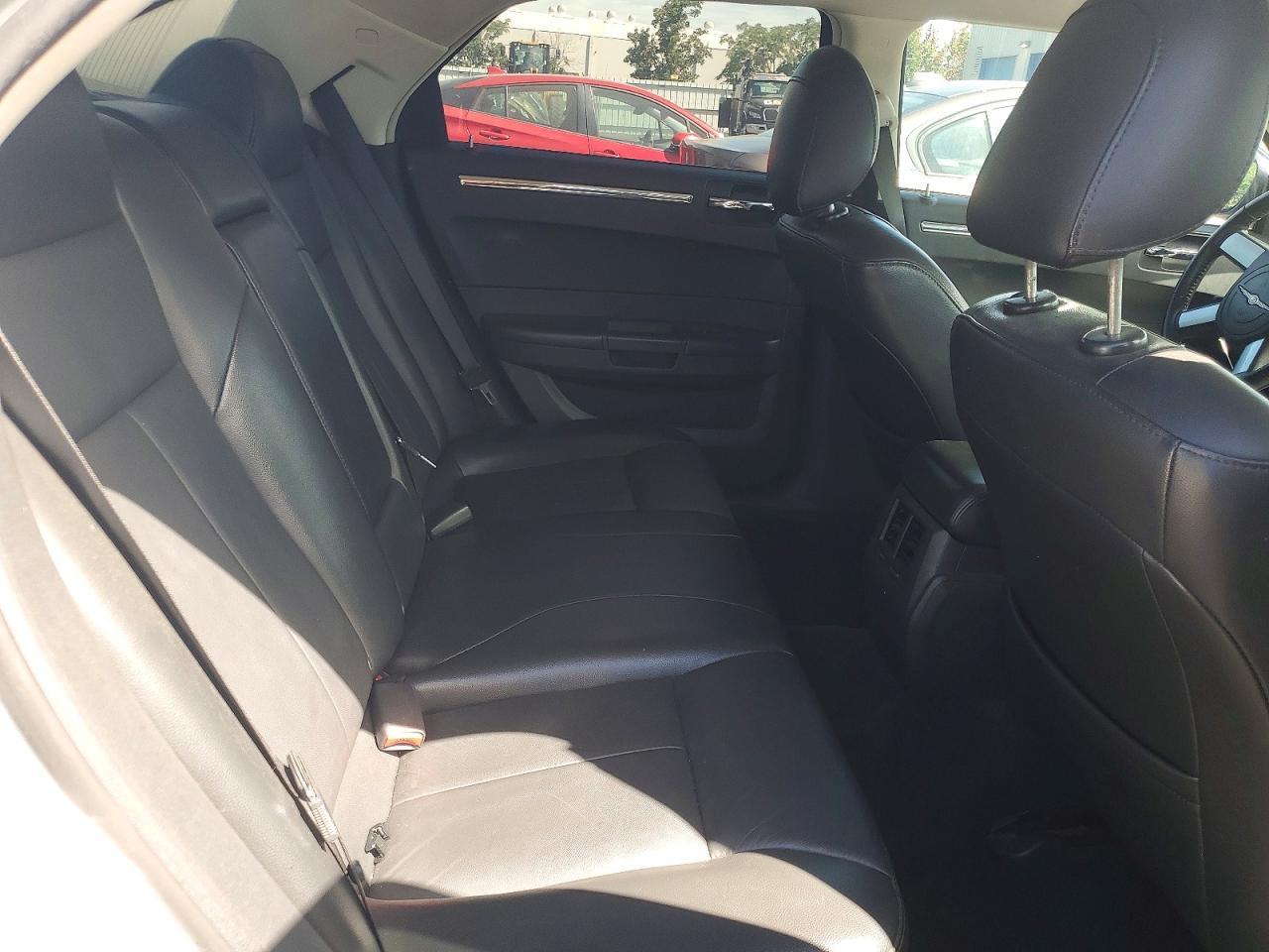 2010 CHRYSLER 300
