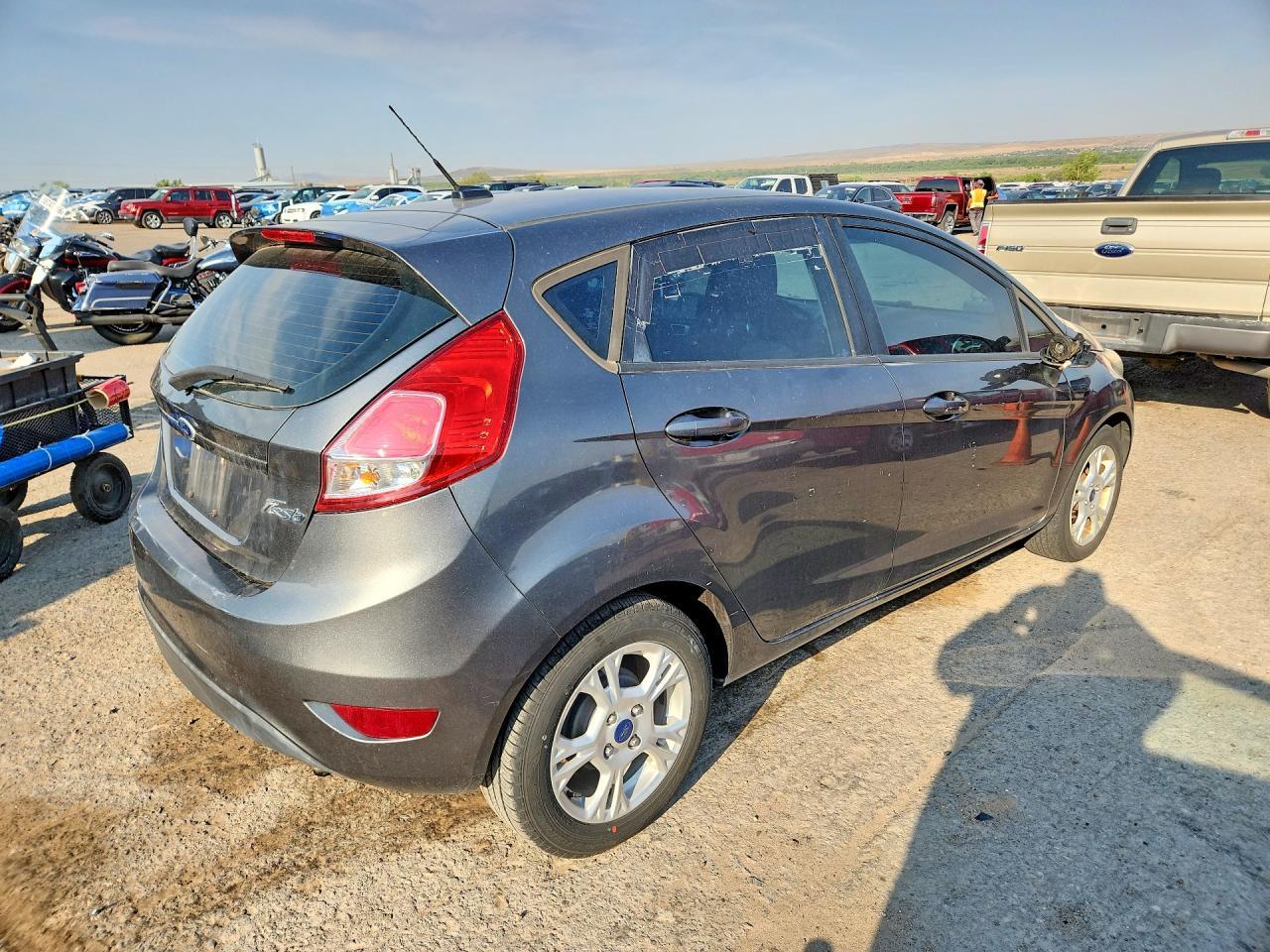 2016 FORD Fiesta