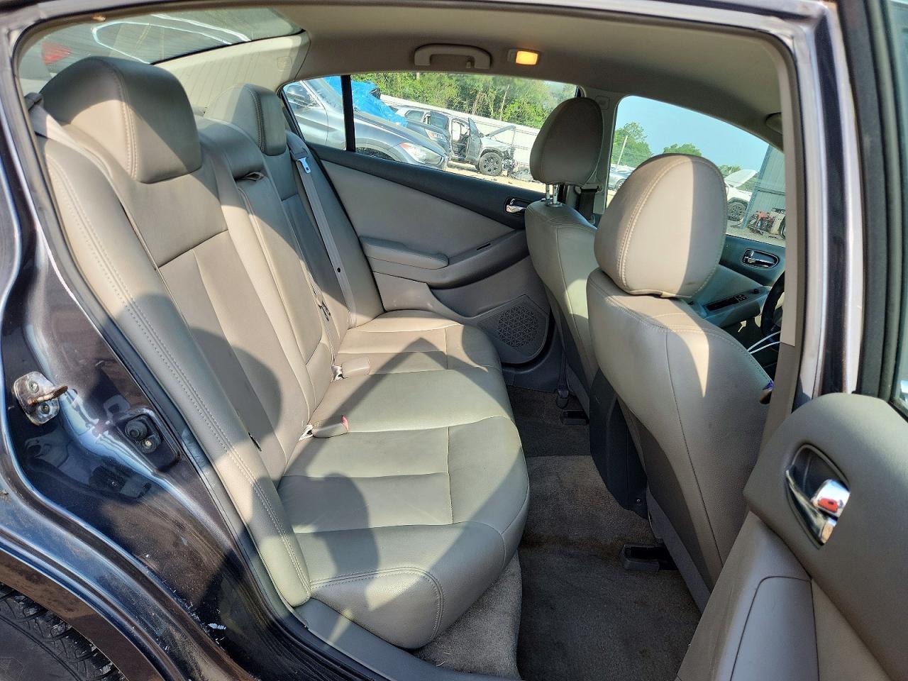 2010 NISSAN ALTIMA