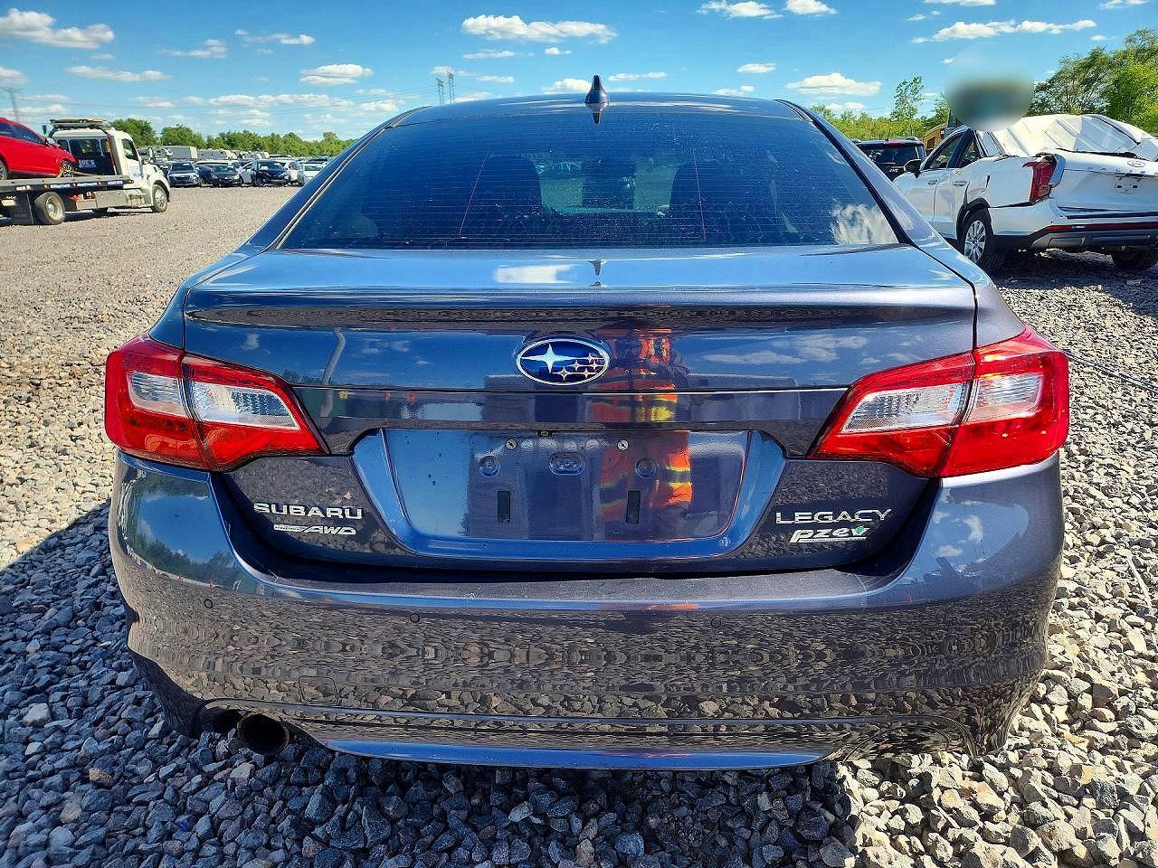 2017 SUBARU Legacy