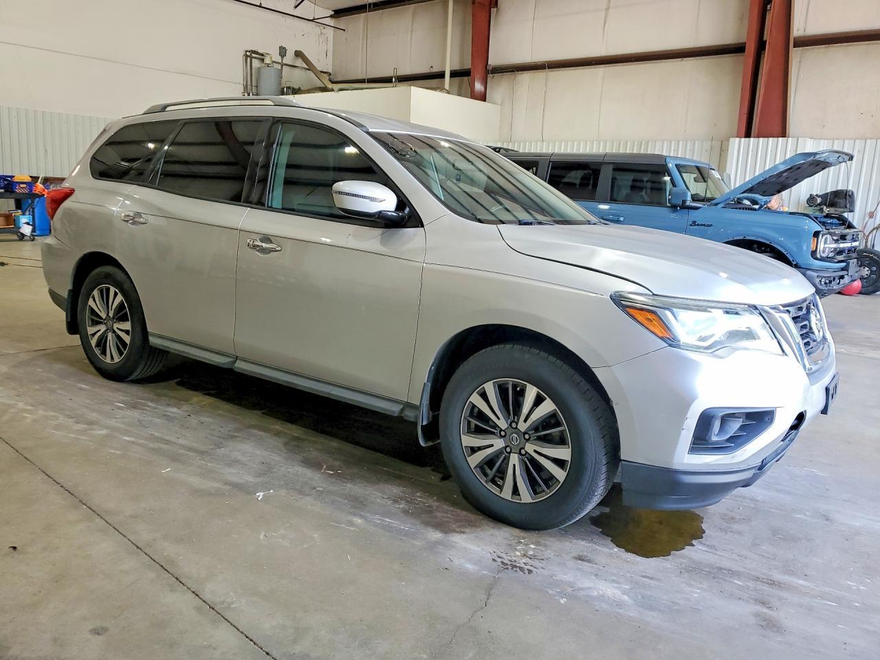 2017 NISSAN PATHFINDER