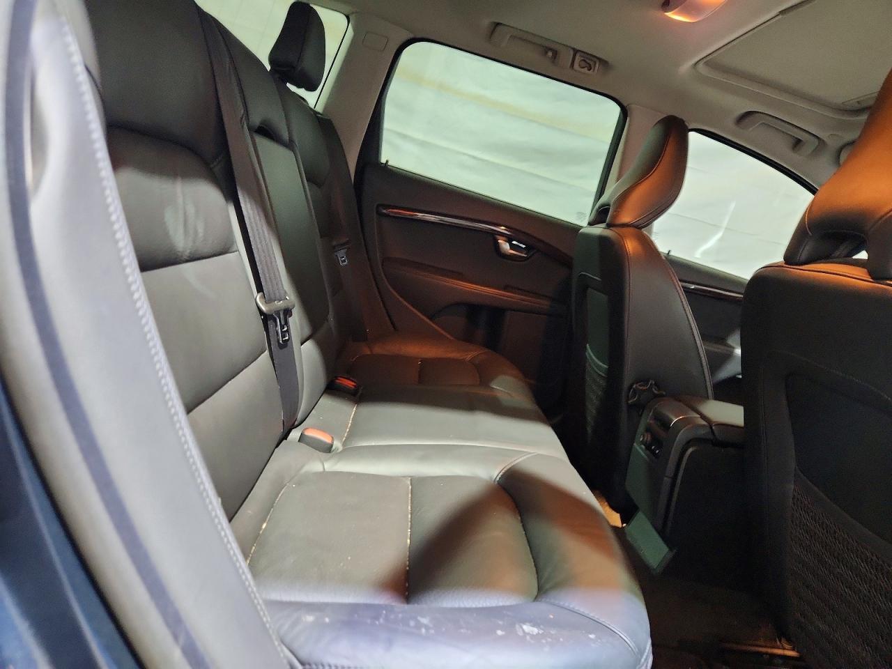 2015 VOLVO XC70