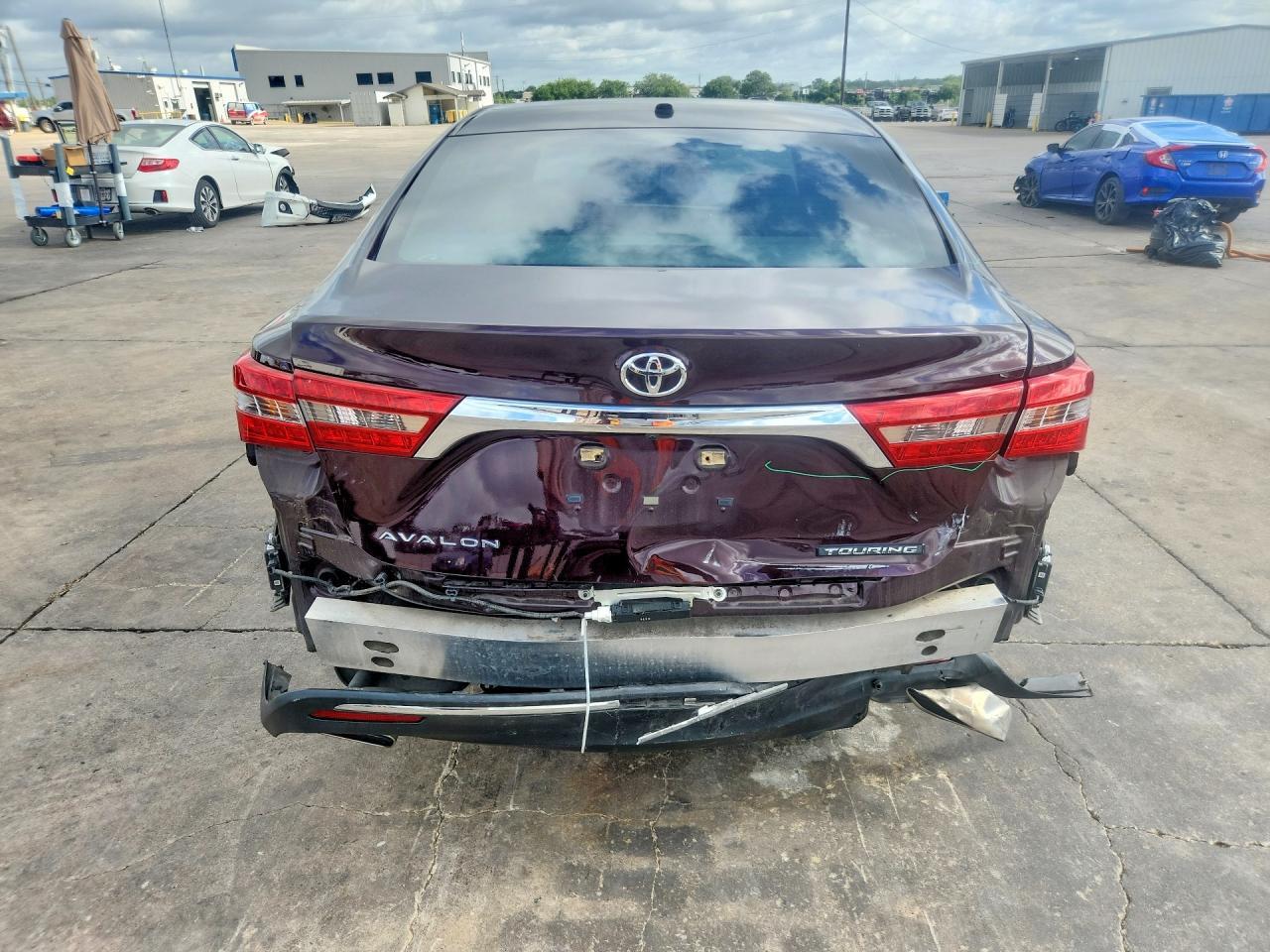 2017 TOYOTA Avalon