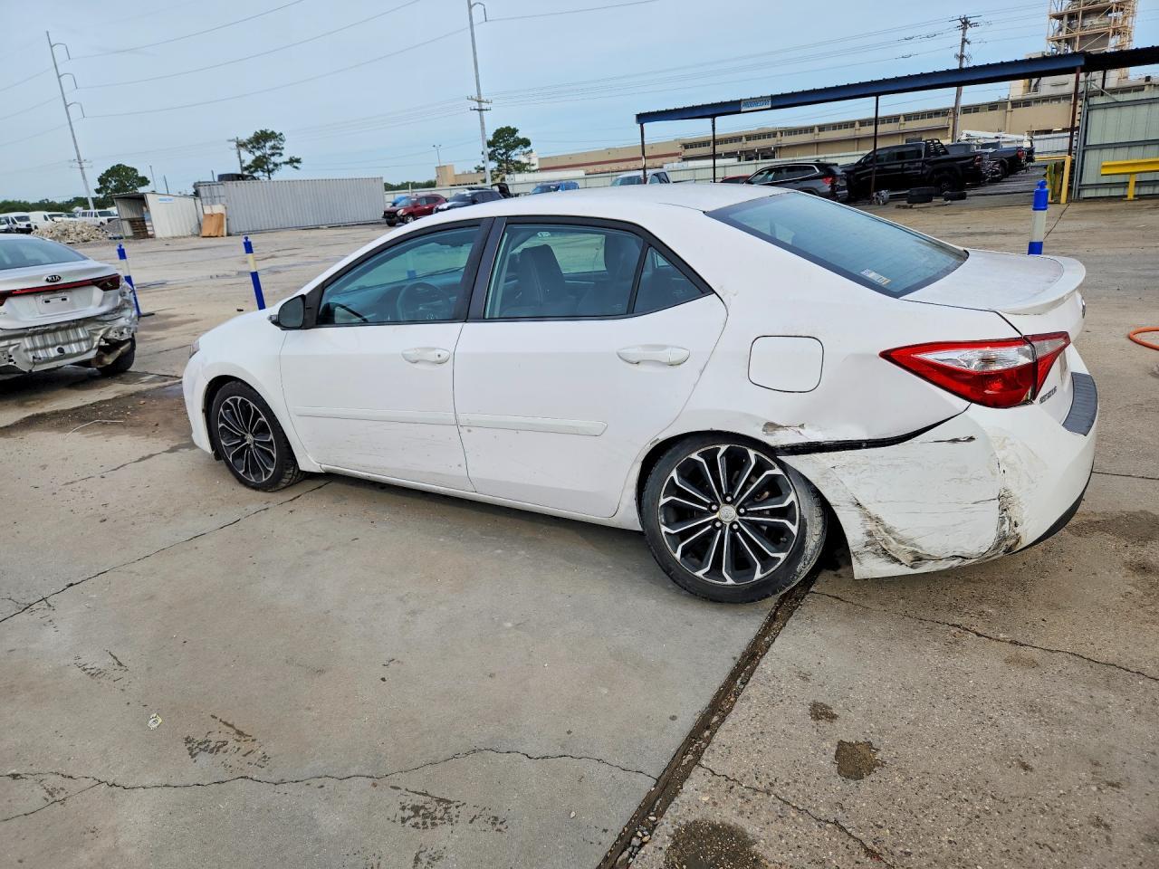 2015 TOYOTA COROLLA