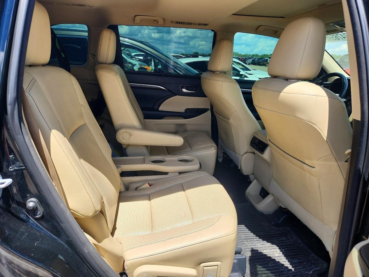 2014 TOYOTA HIGHLANDER