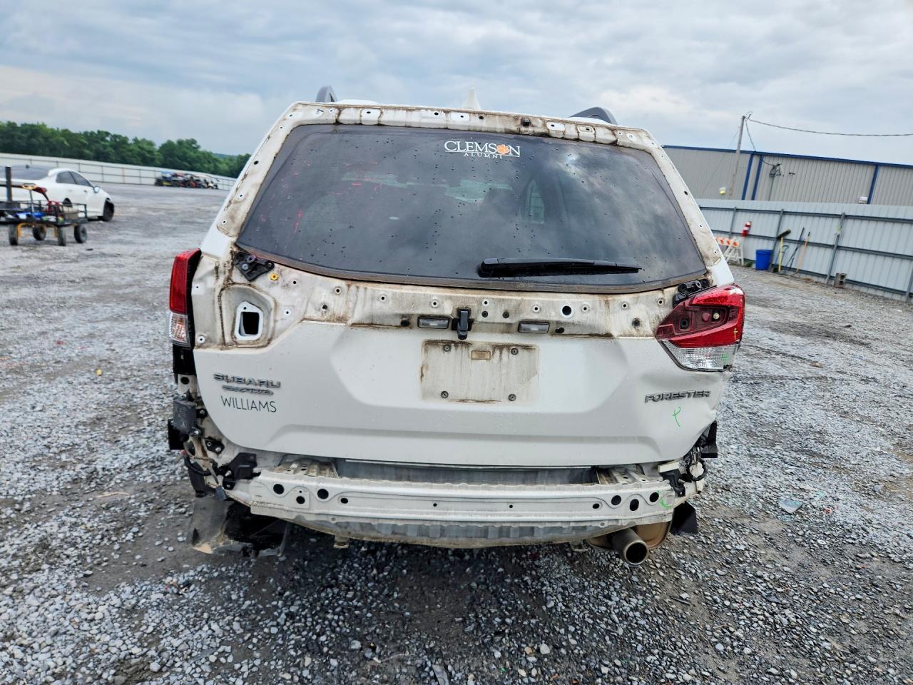 2021 SUBARU FORESTER