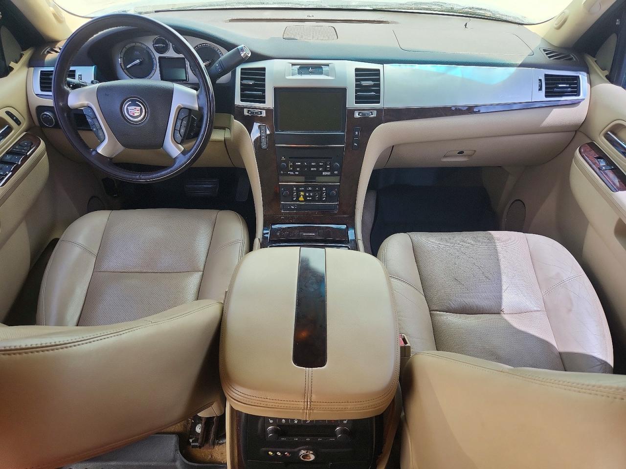 2011 CADILLAC Escalade ESV