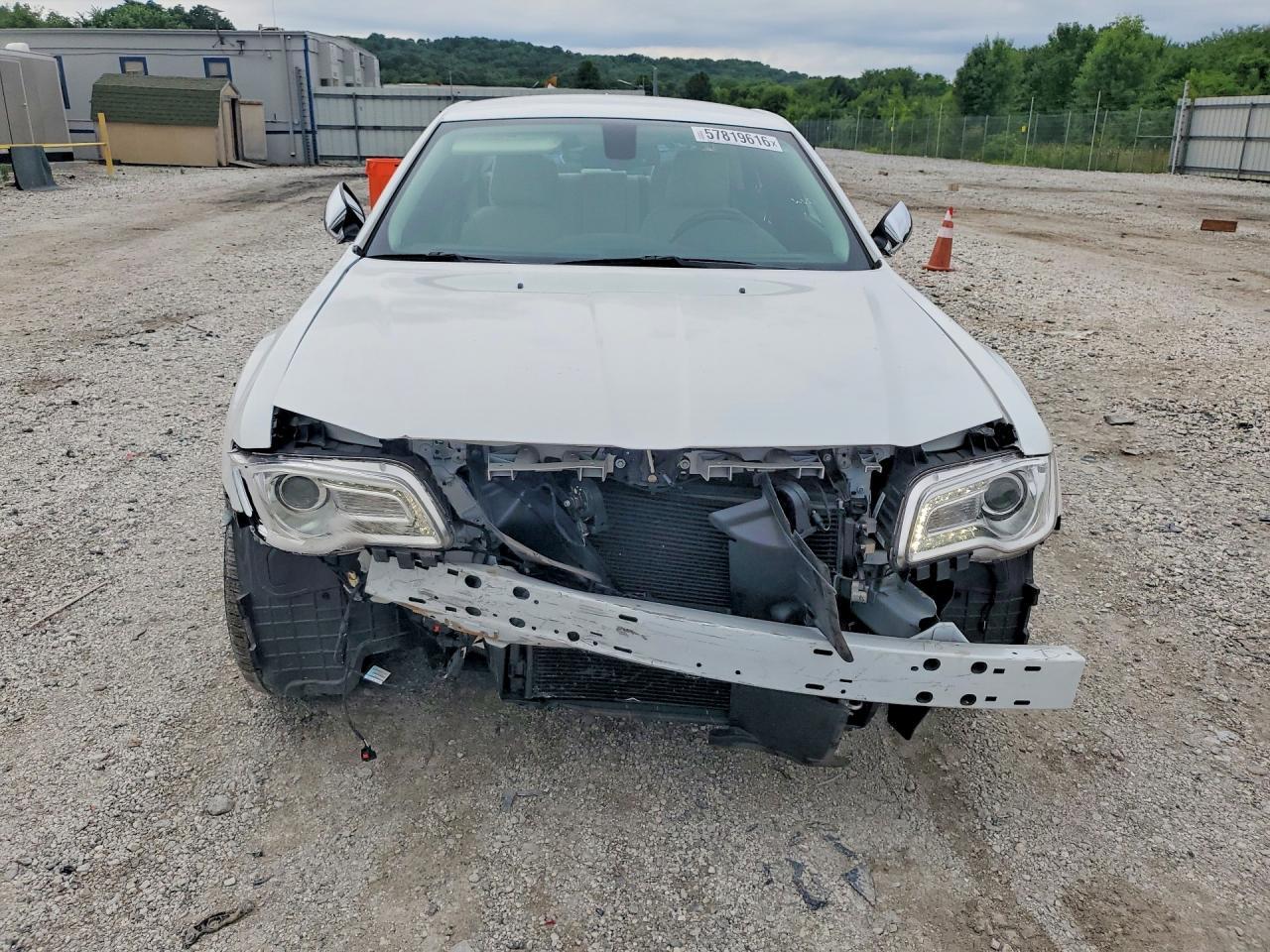2019 CHRYSLER 300