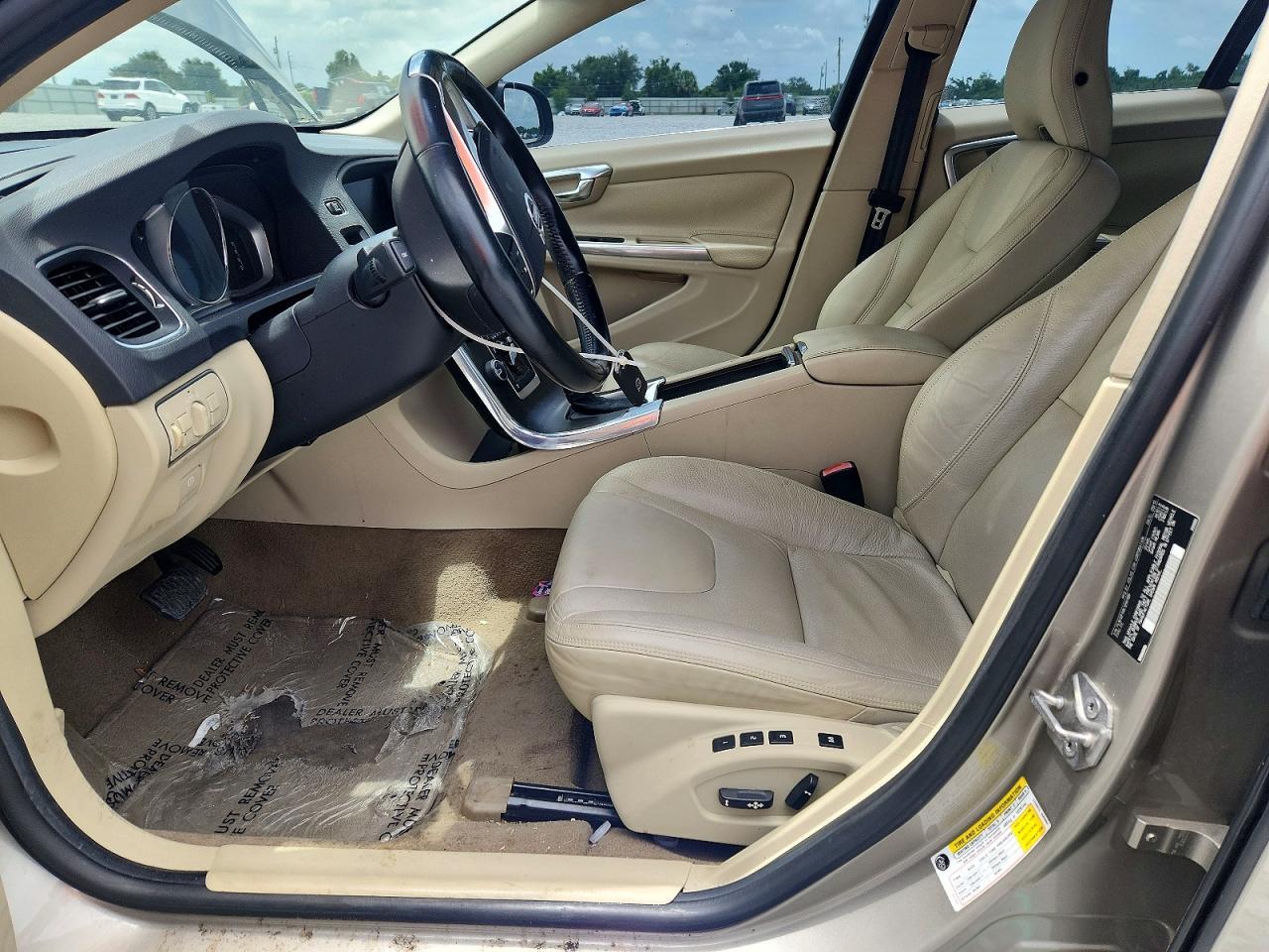 2014 VOLVO S60