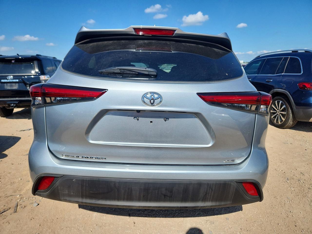 2022 TOYOTA HIGHLANDER