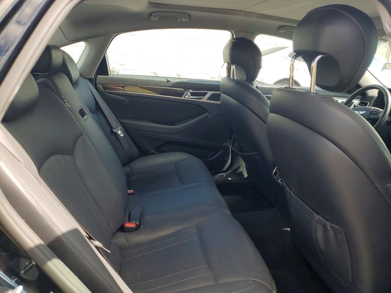 2015 HYUNDAI GENESIS