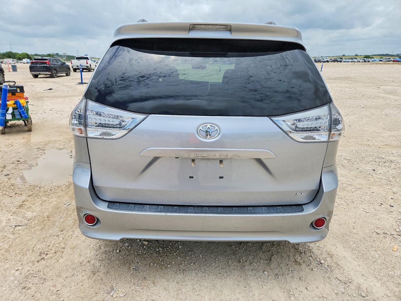 2017 TOYOTA SIENNA