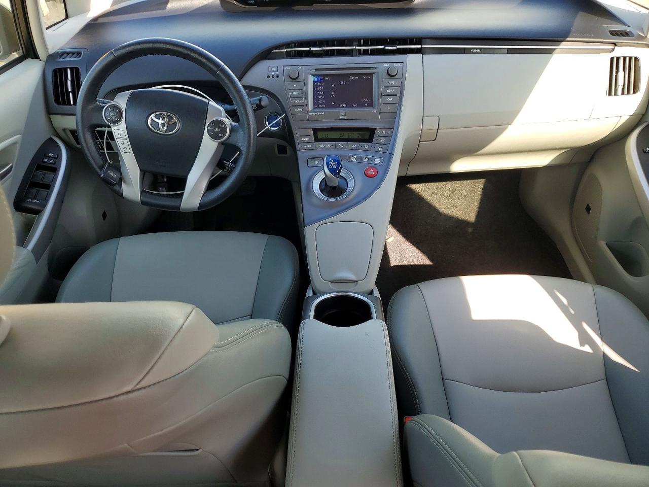 2015 TOYOTA PRIUS