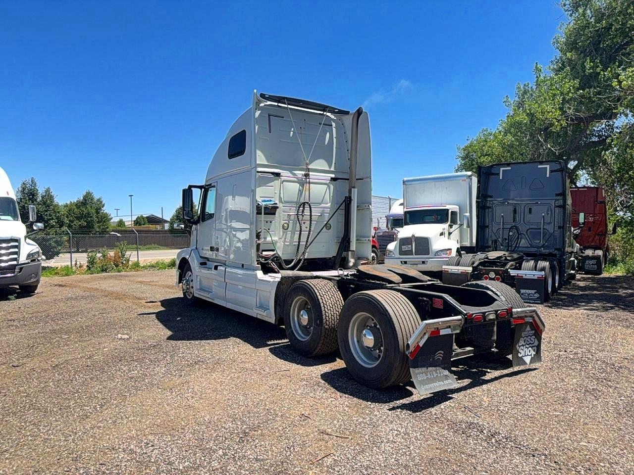 2014 VOLVO VNL