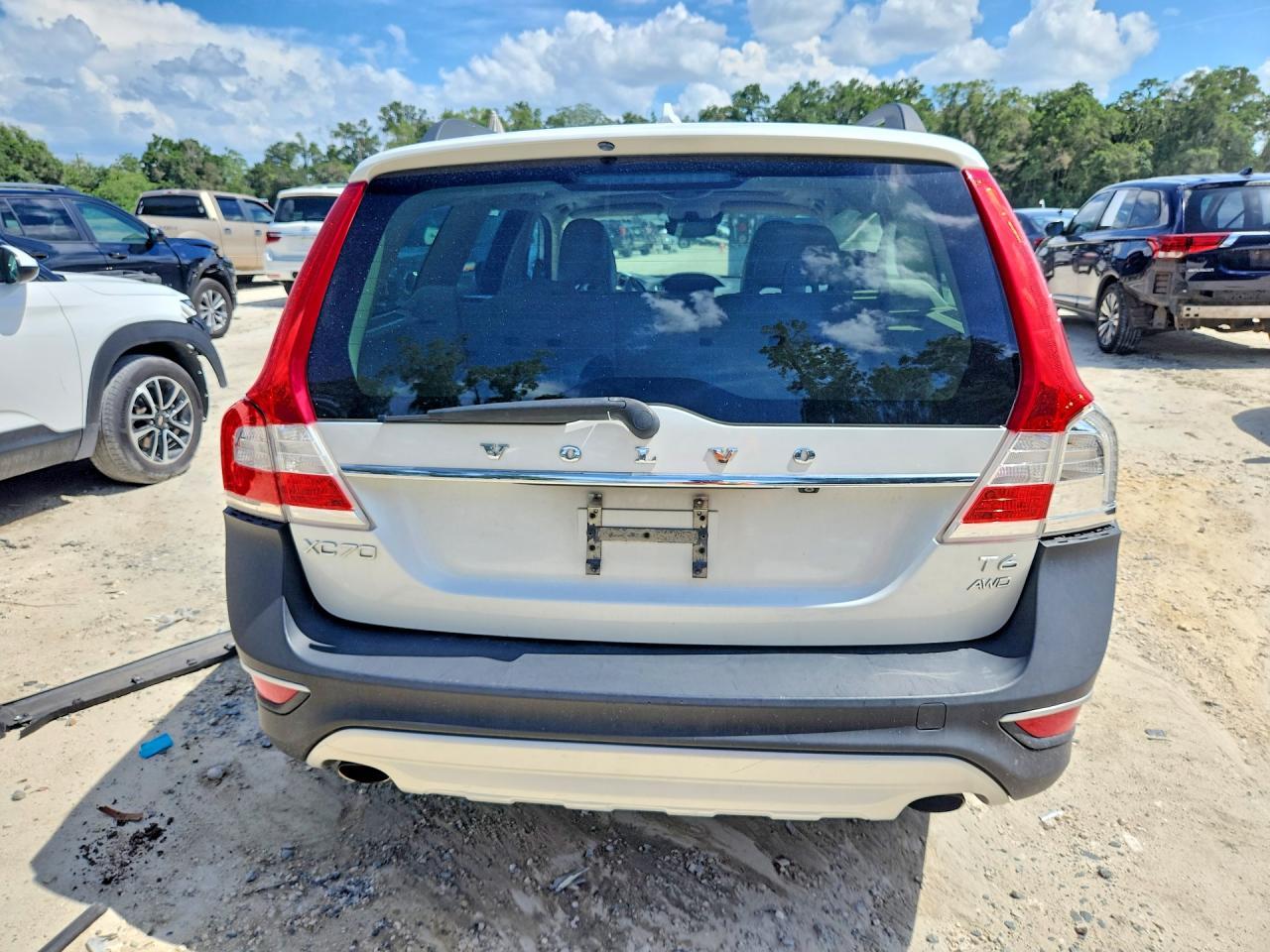 2015 VOLVO XC70