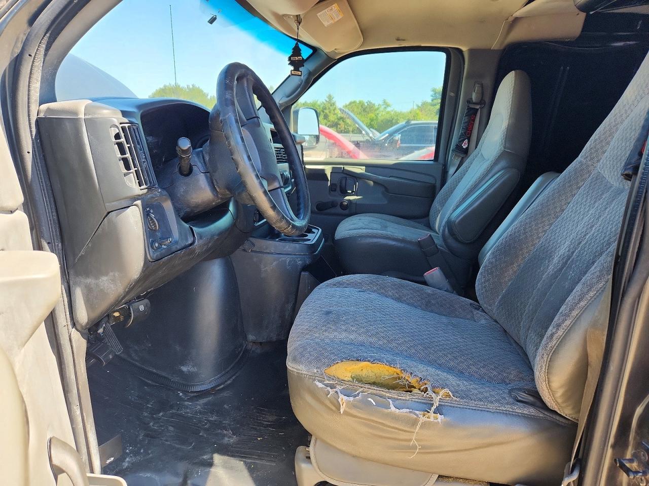 2004 CHEVROLET Express 3500