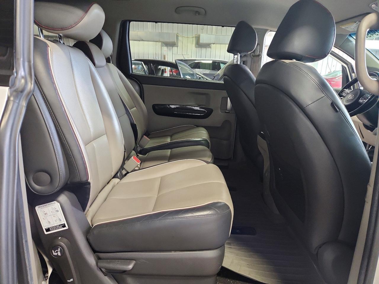 2016 KIA SEDONA
