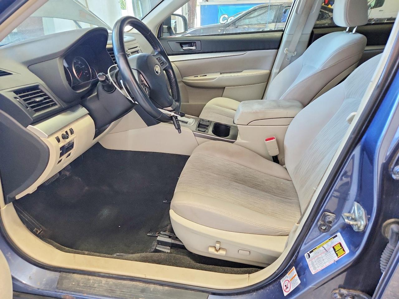 2014 SUBARU Outback
