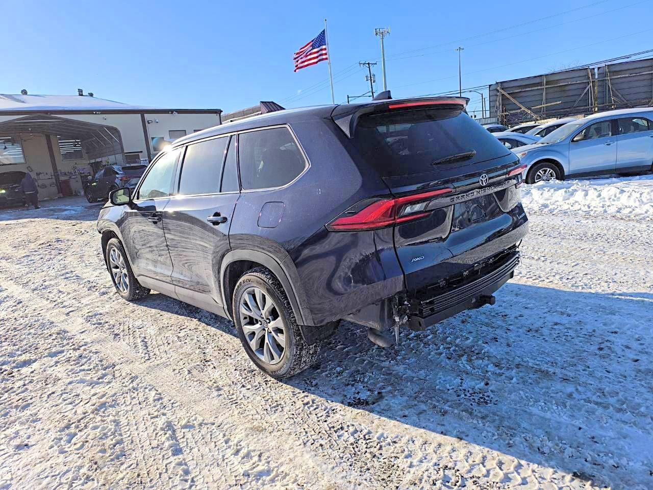 2024 TOYOTA HIGHLANDER