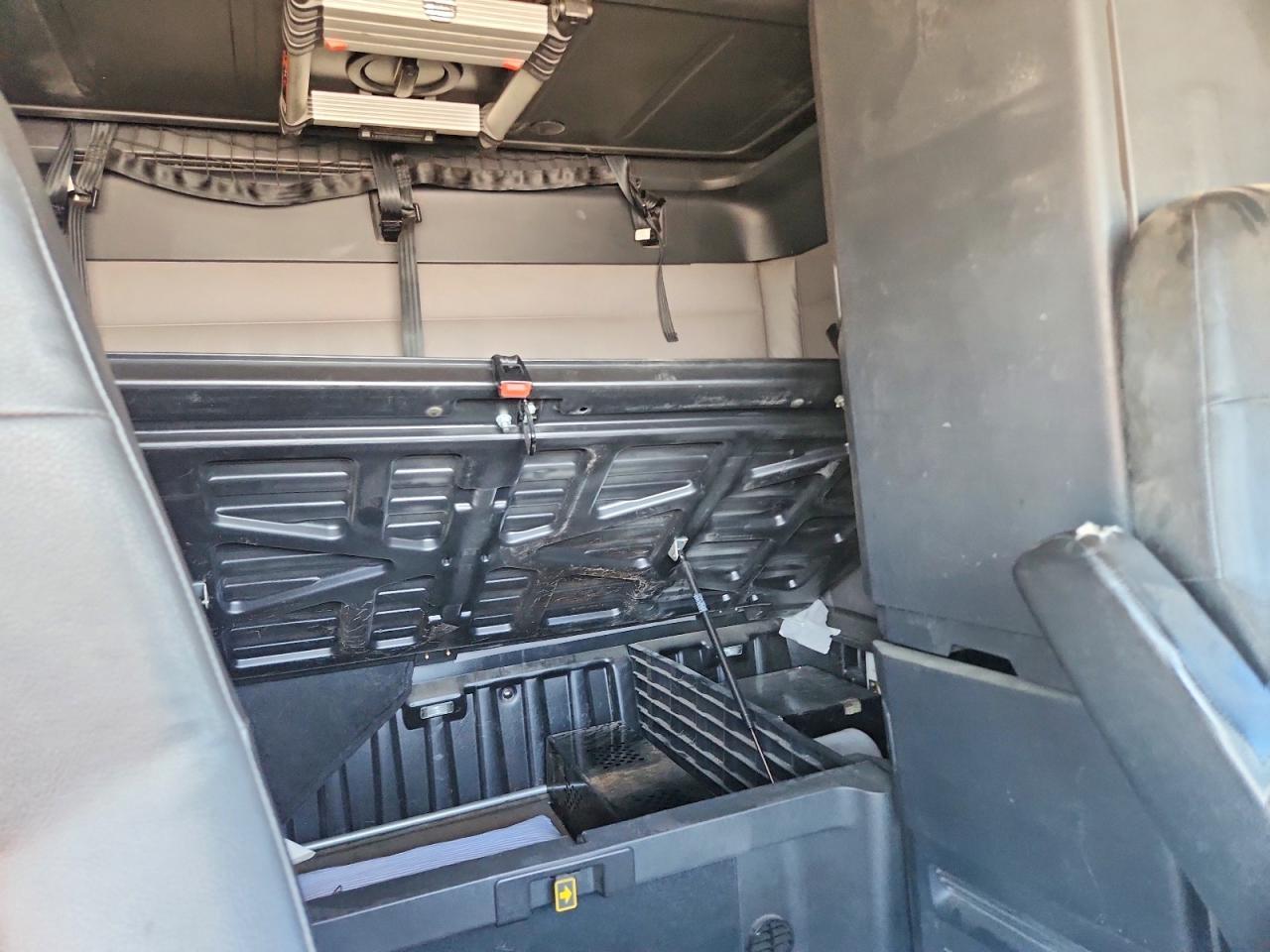 2019 FREIGHTLINER CASCADIA 126