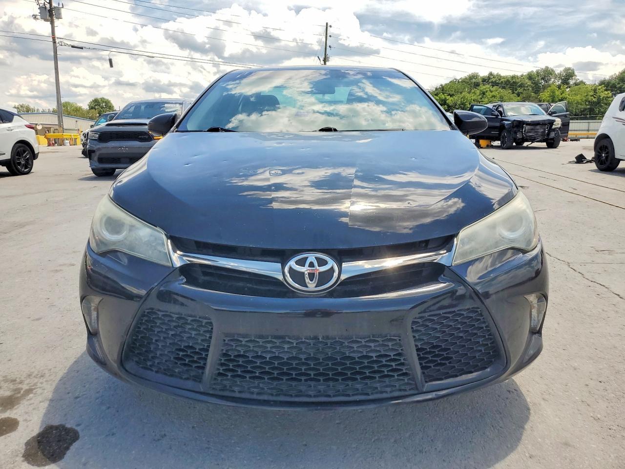 2016 TOYOTA CAMRY