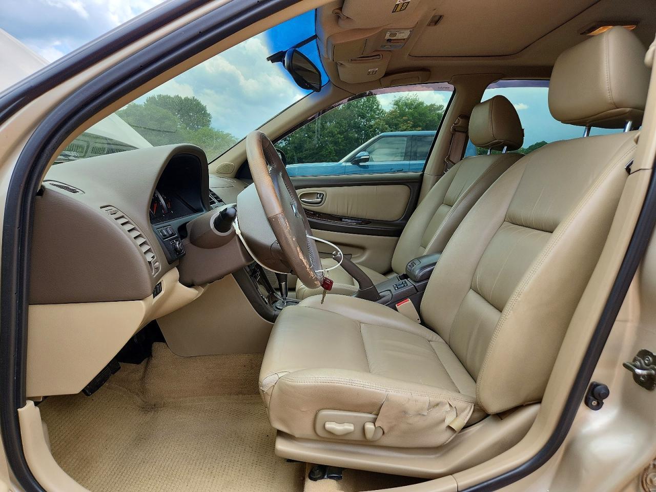 2002 NISSAN Maxima