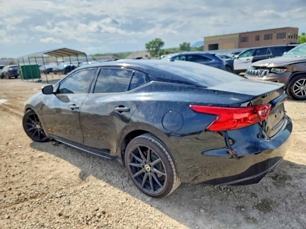 2016 NISSAN Maxima