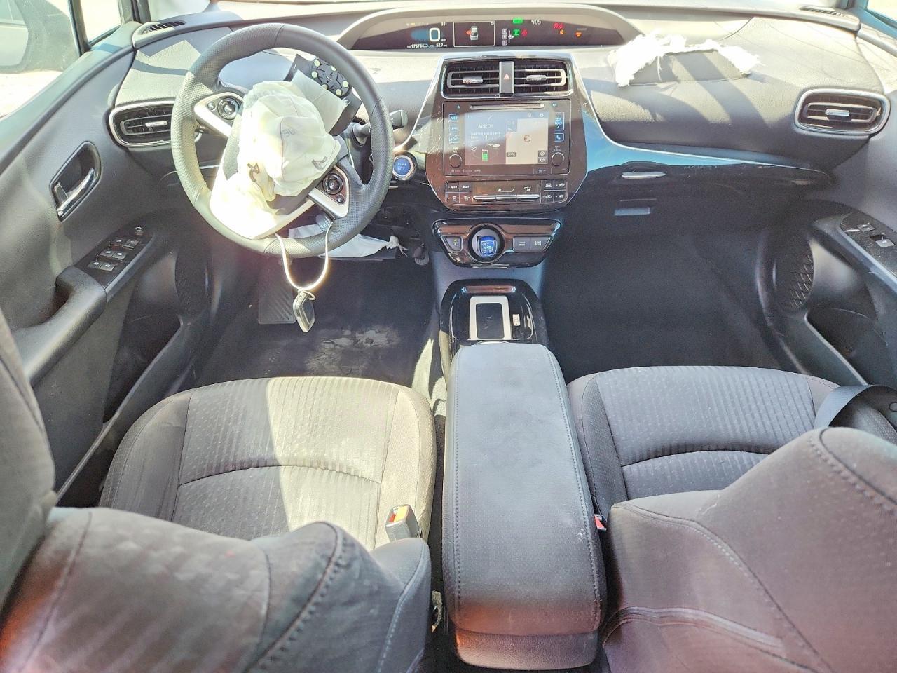 2016 TOYOTA PRIUS