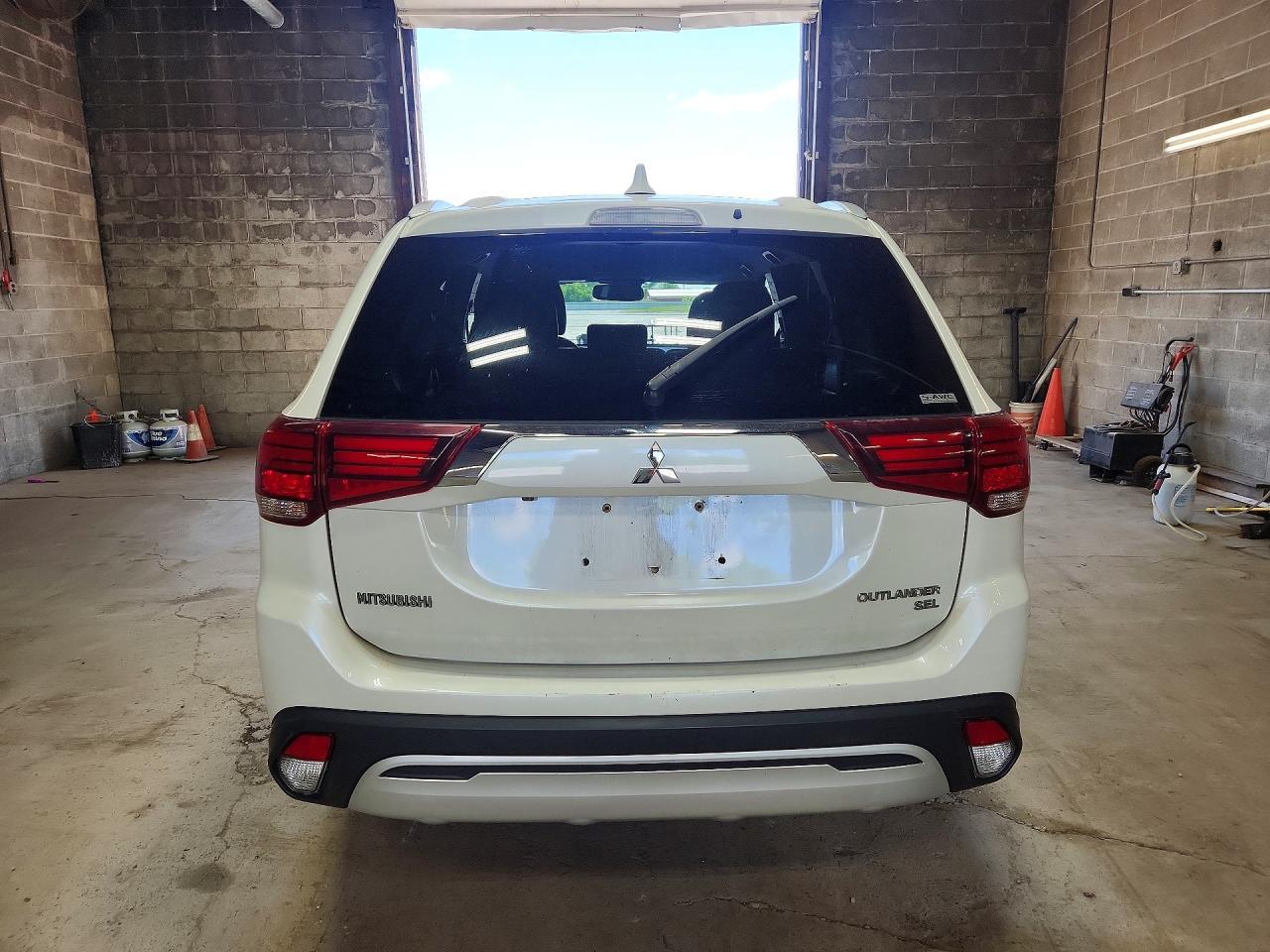 2019 MITSUBISHI outlander