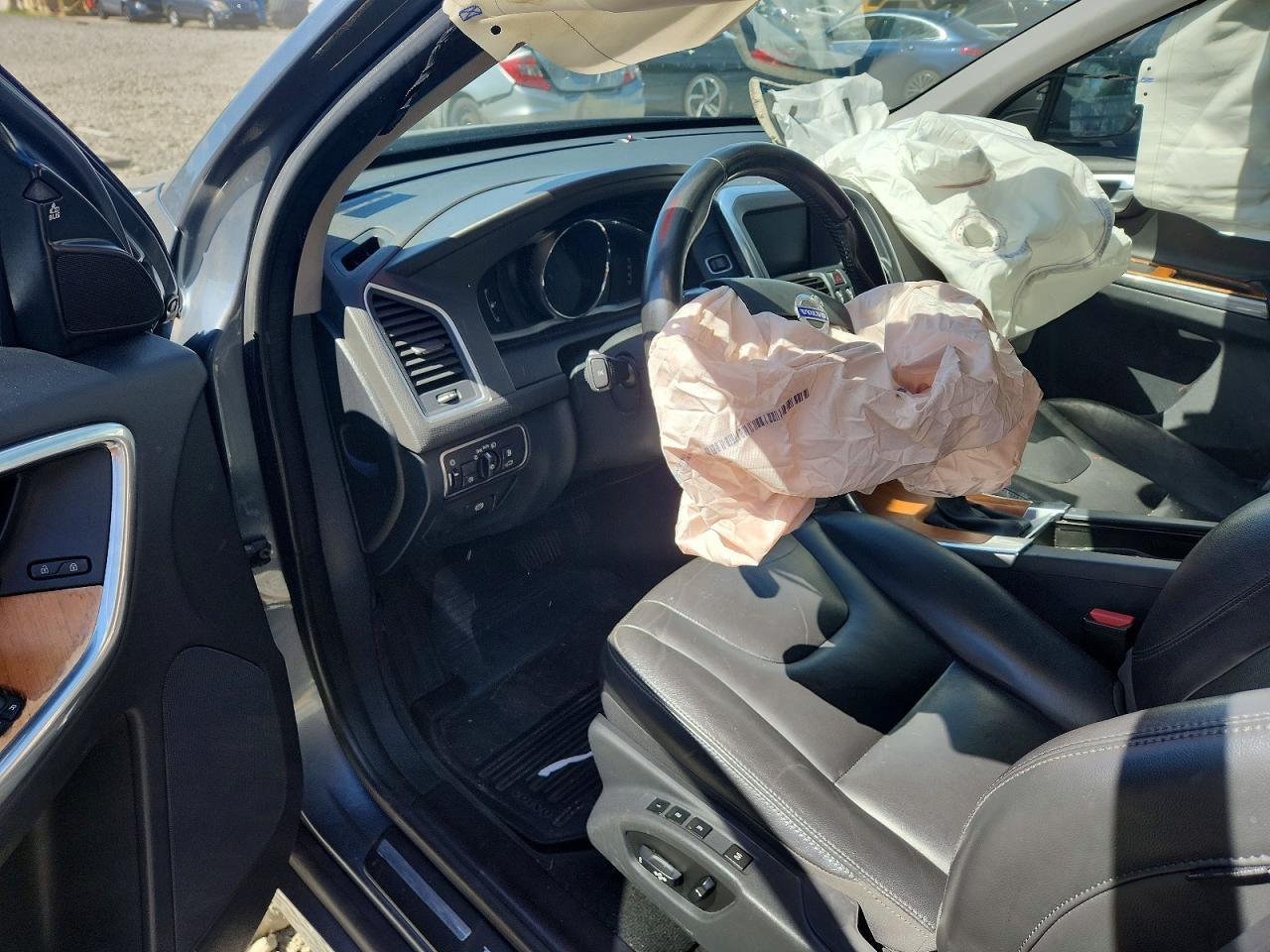 2017 VOLVO XC60