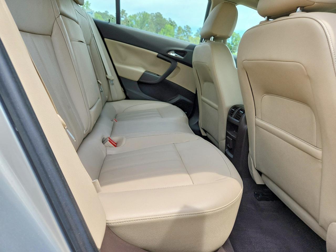 2011 BUICK Regal