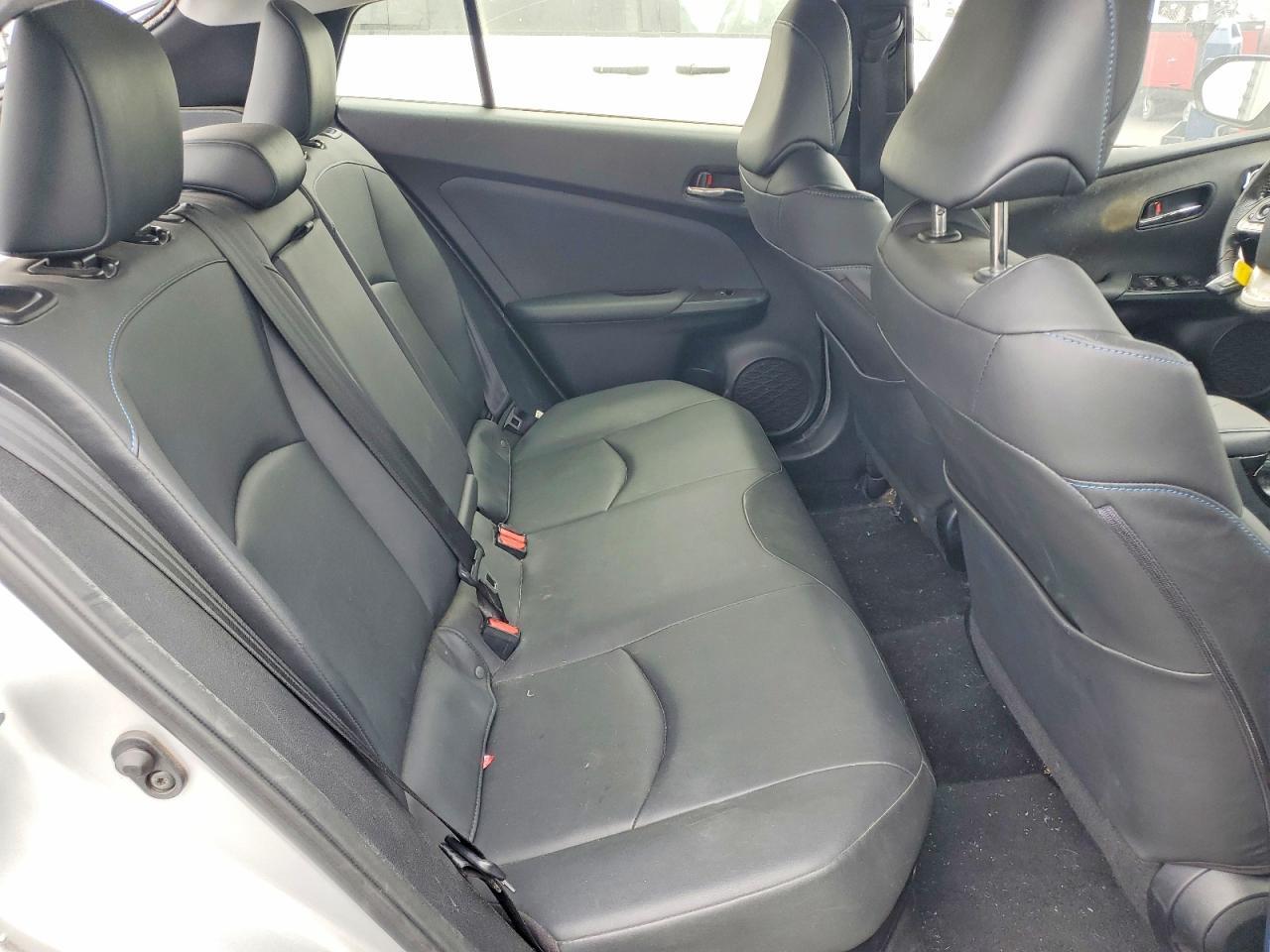 2016 TOYOTA PRIUS