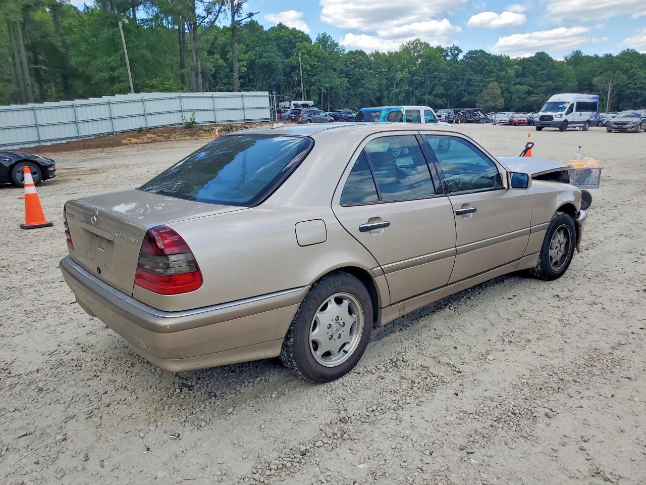 2000 MERCEDES-BENZ C-CLASS
