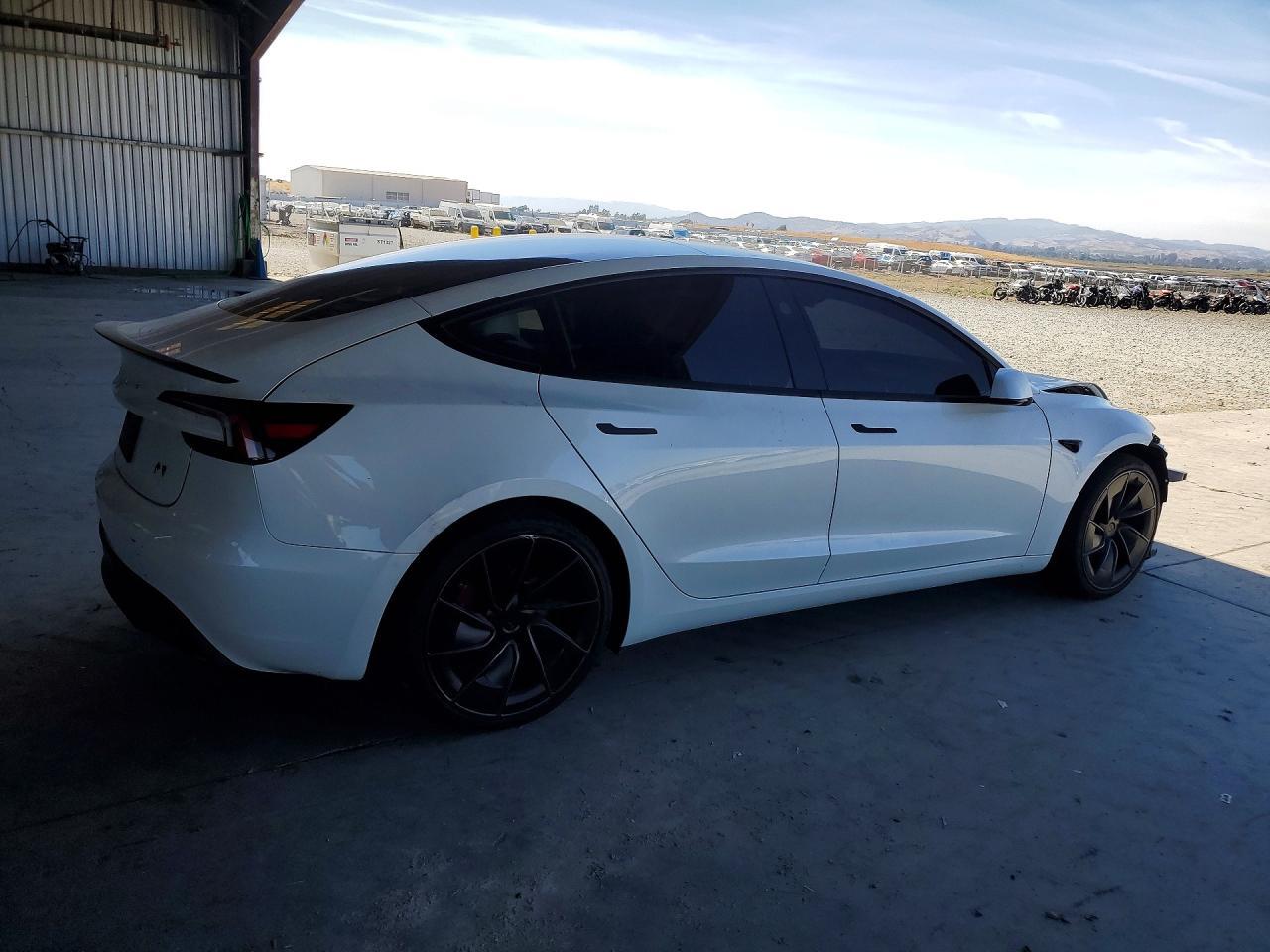 2025 TESLA MODEL 3