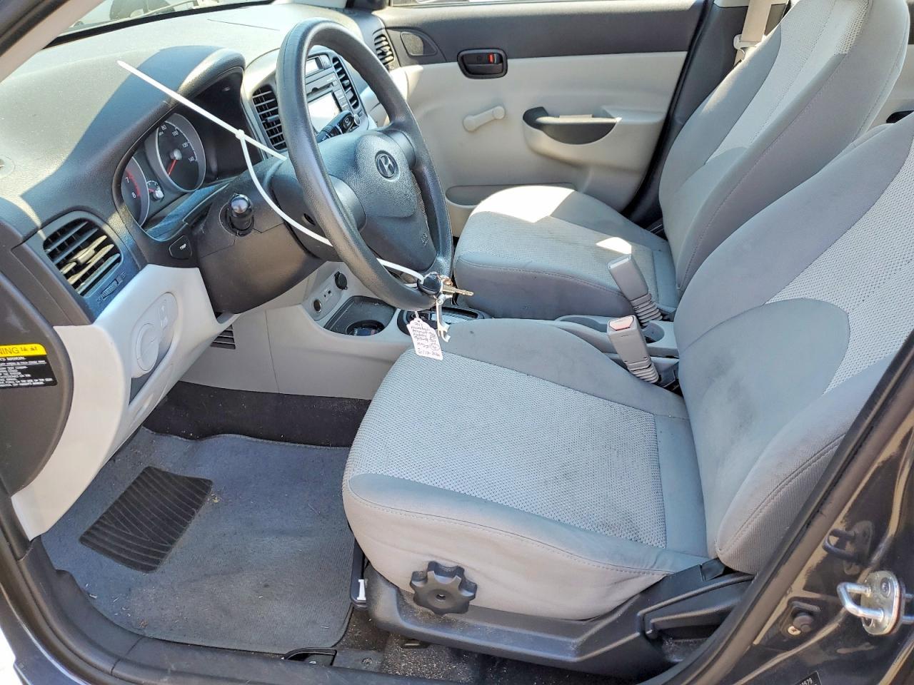 2011 HYUNDAI ACCENT