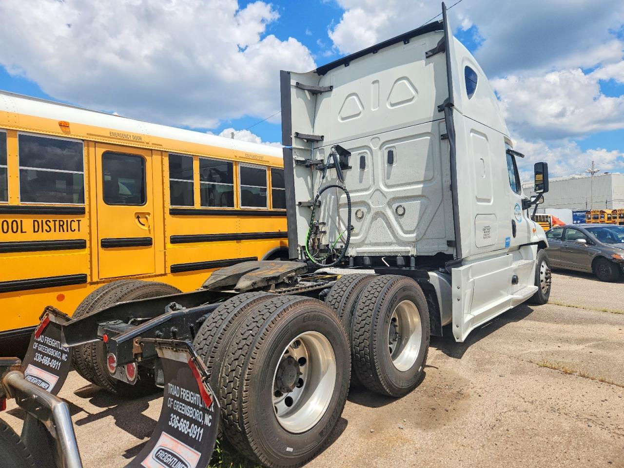 2019 FREIGHTLINER CASCADIA 125