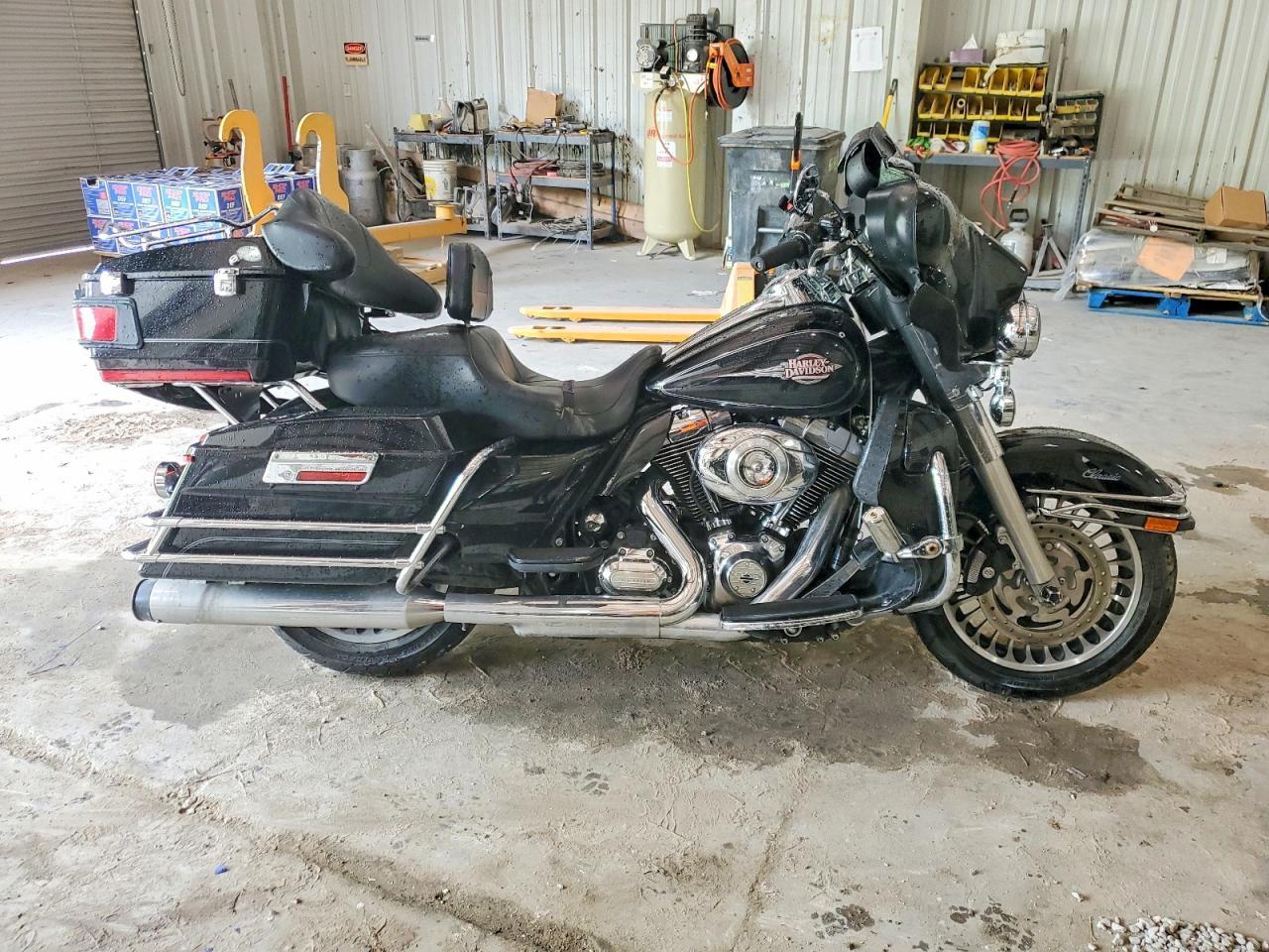 2012 HARLEY-DAVIDSON FLHTC