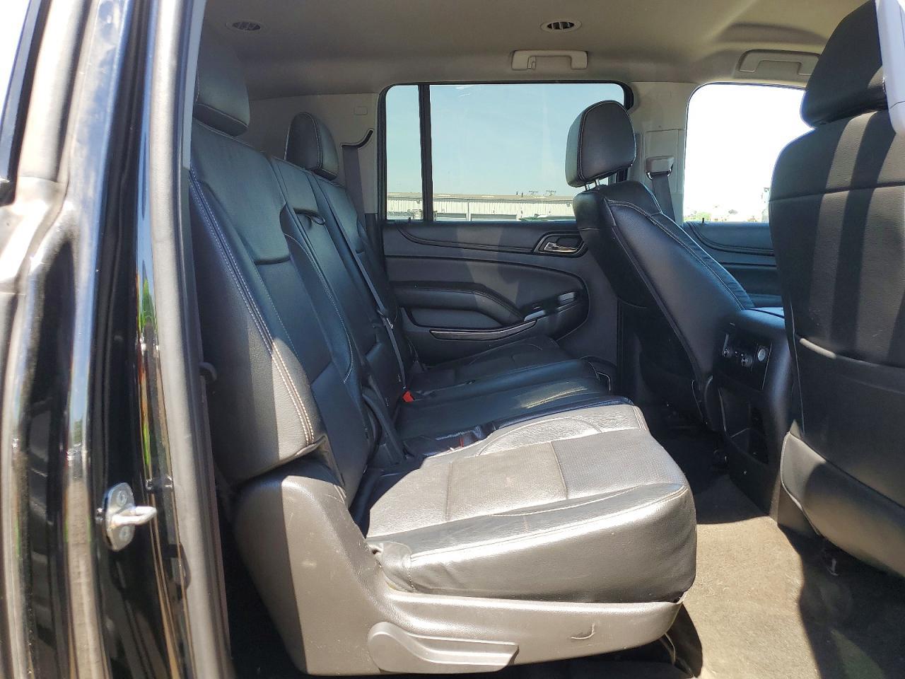 2017 CHEVROLET Suburban