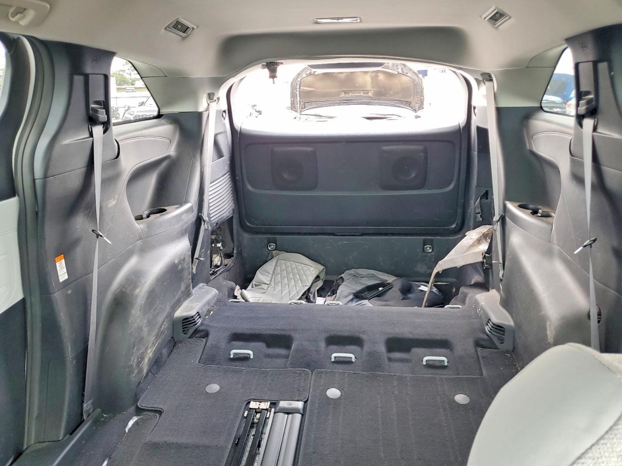 2025 TOYOTA SIENNA