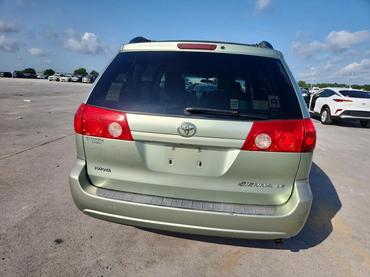 2009 TOYOTA SIENNA