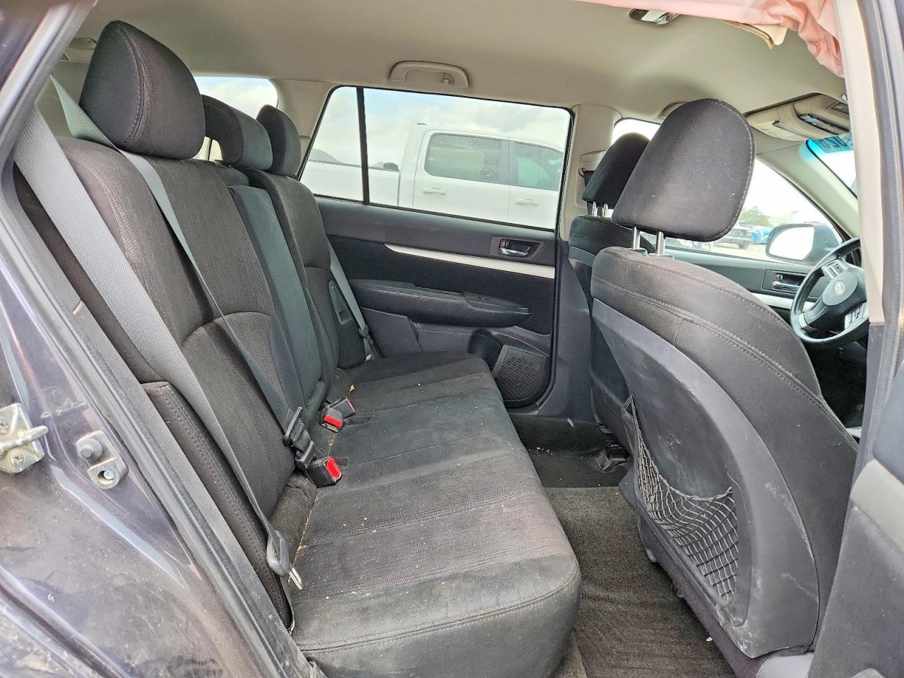 2013 SUBARU Outback