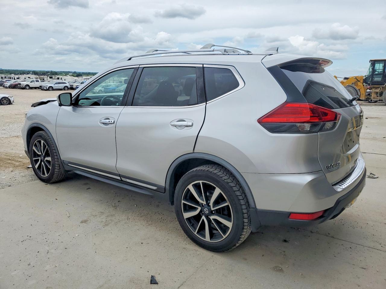 2017 NISSAN ROGUE