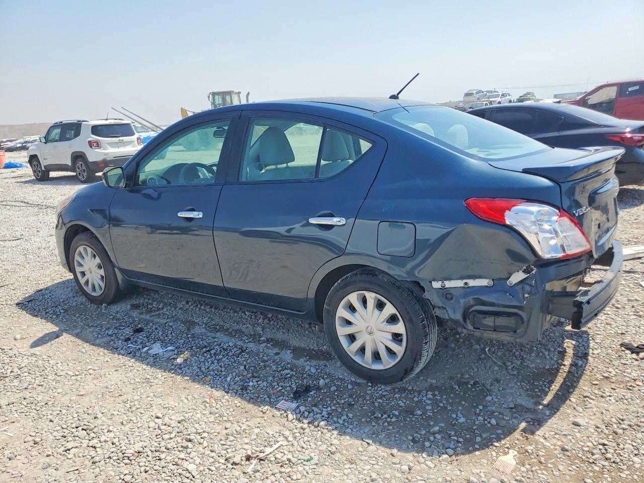 2016 NISSAN VERSA