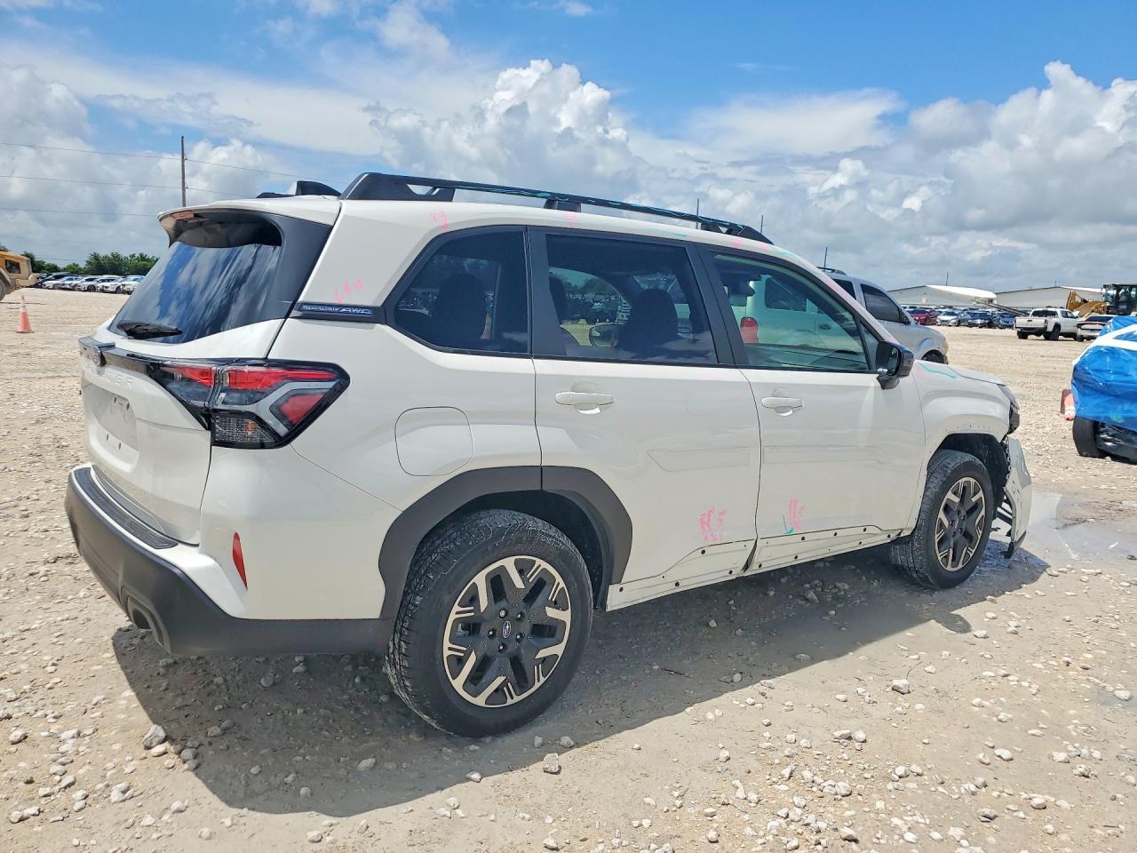 2025 SUBARU FORESTER