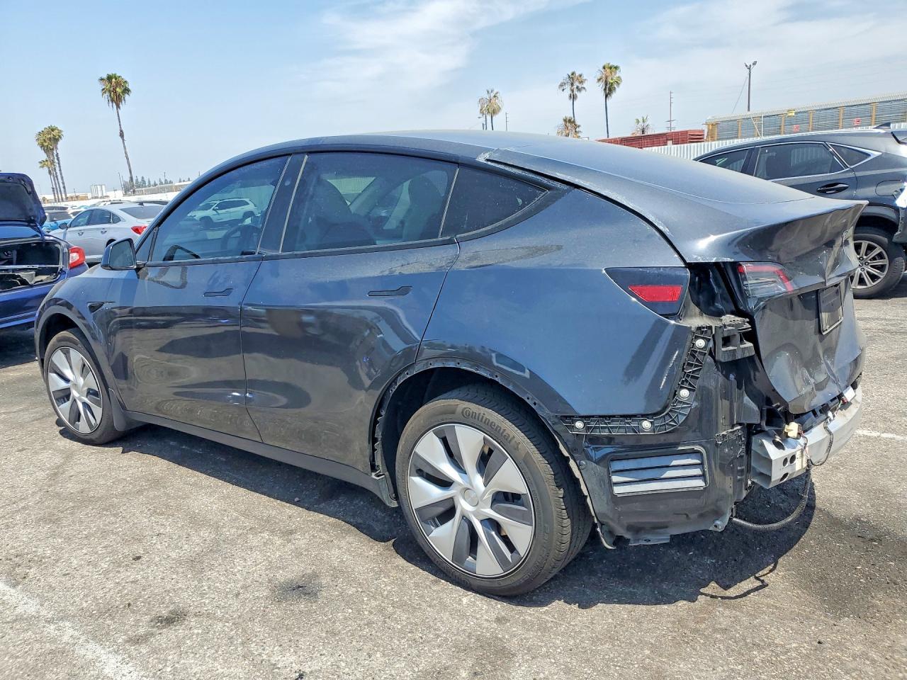 2024 TESLA MODEL Y