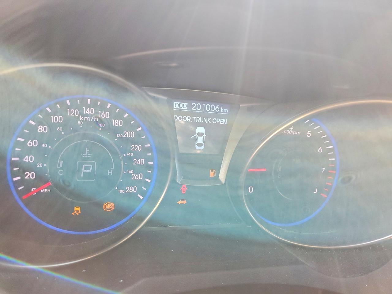 2015 HYUNDAI GENESIS