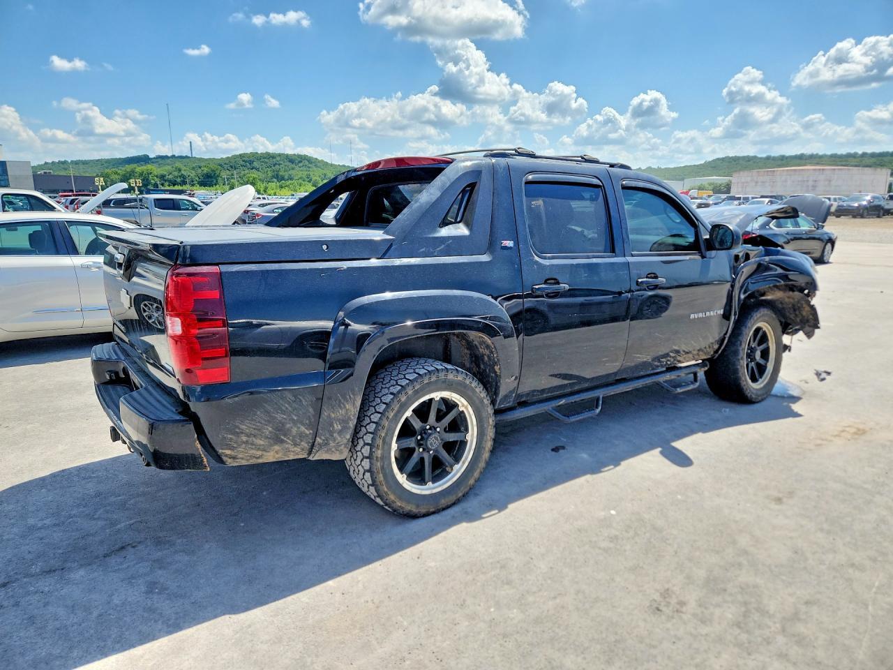 2011 CHEVROLET Avalanche