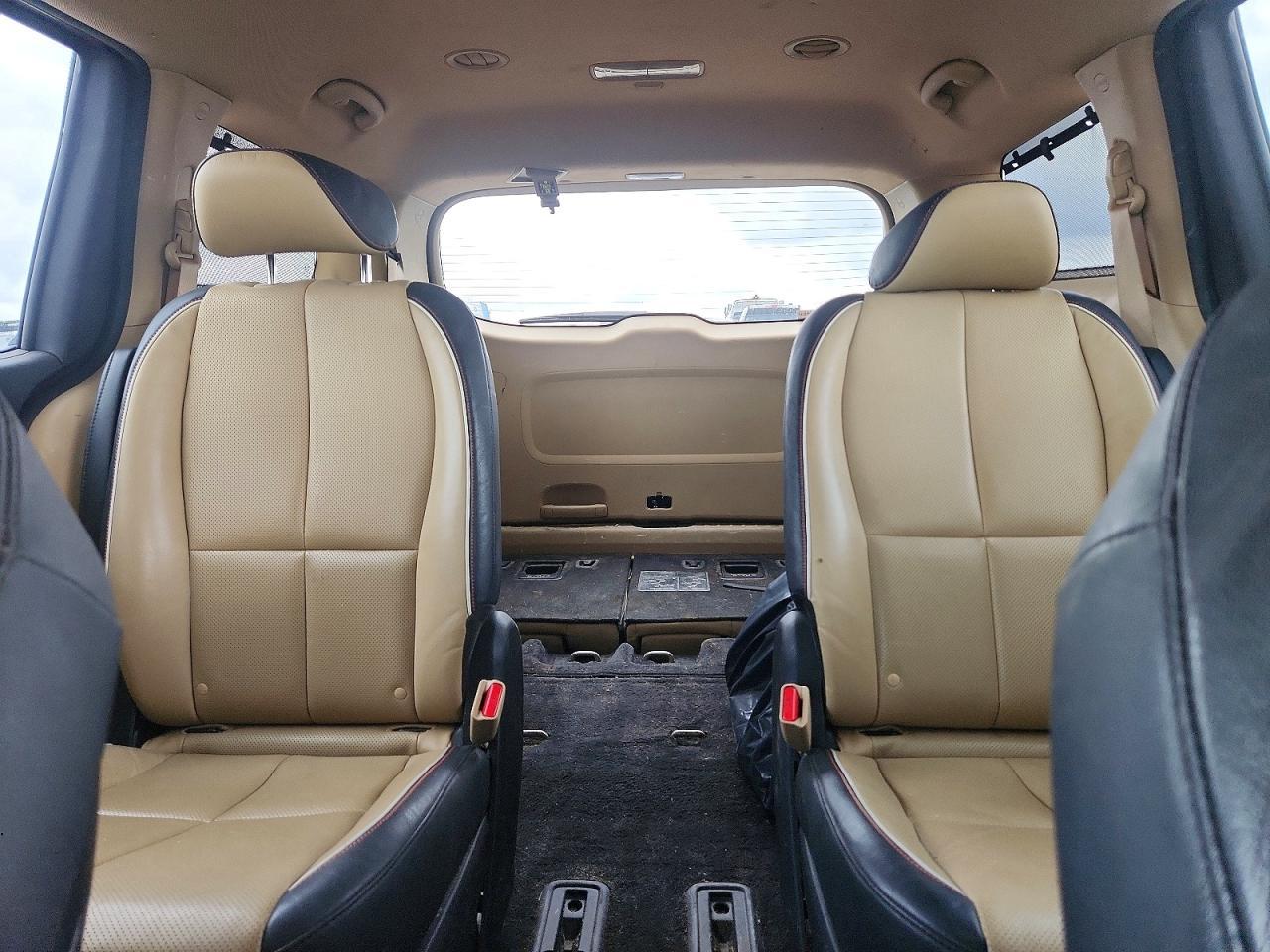 2015 KIA SEDONA