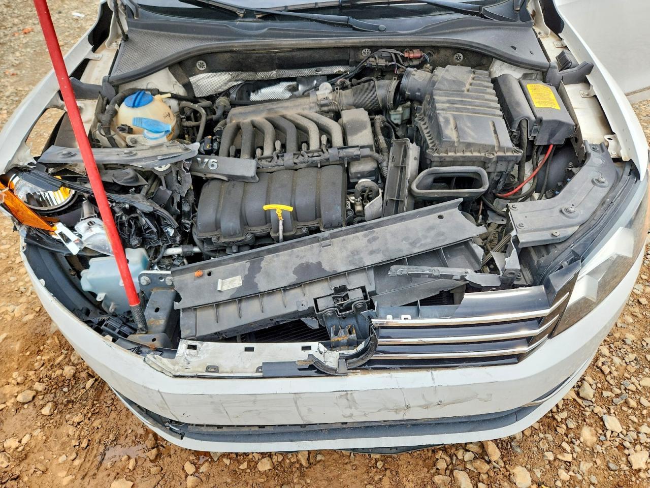 2013 VOLKSWAGEN Passat