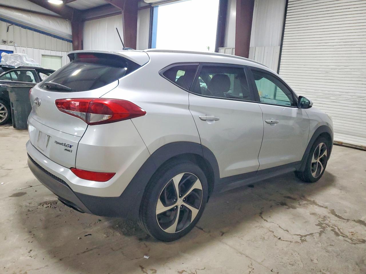 2016 HYUNDAI TUCSON
